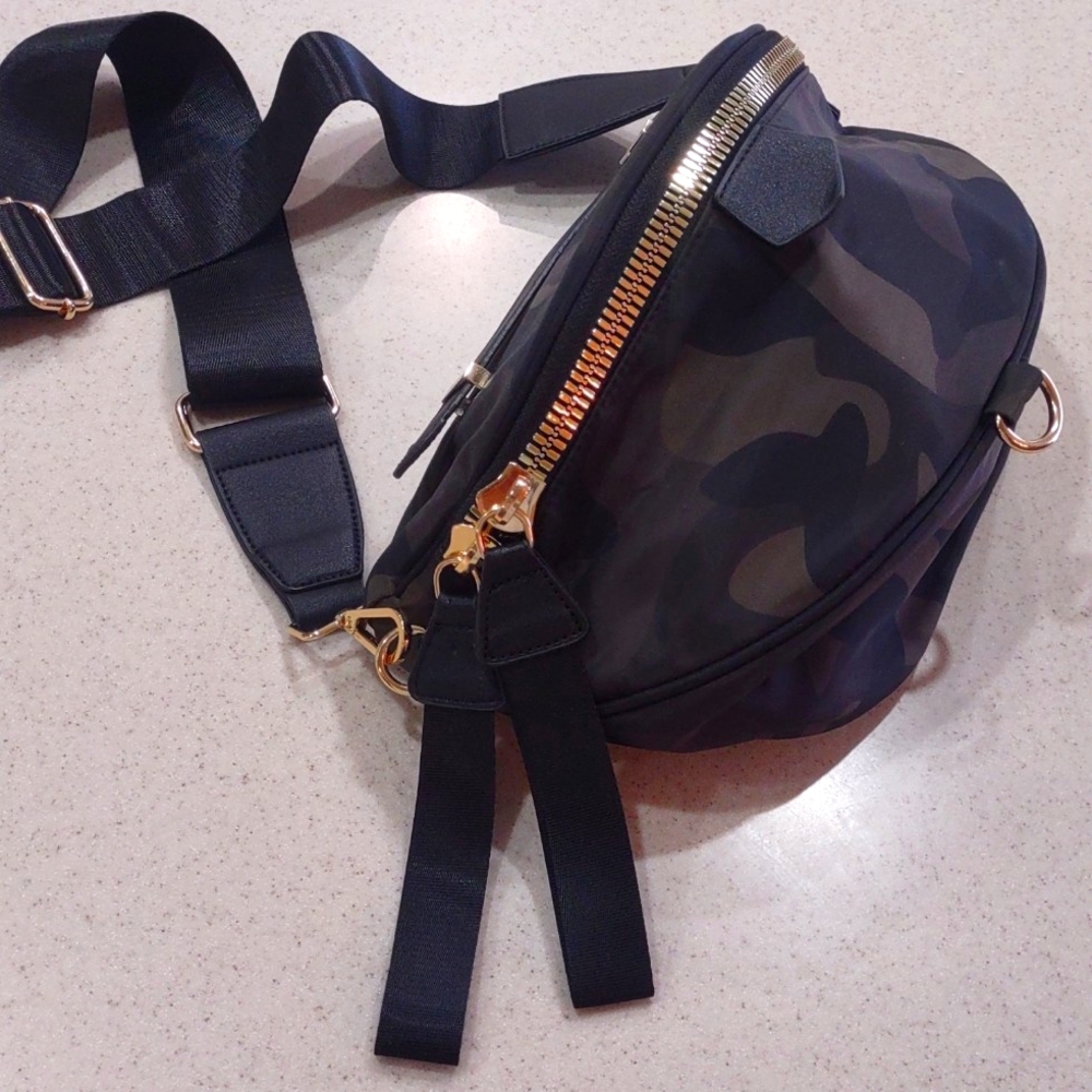 Everyday Chic Nylon Zippered Camo Belt Bag/Crossbody/Fanny Pack